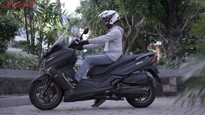 Riding position Kymco X-Town 250i