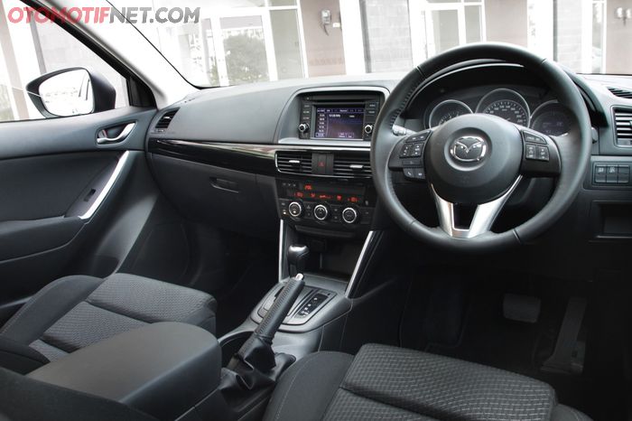 Interior Mazda CX-5 Sport 2012