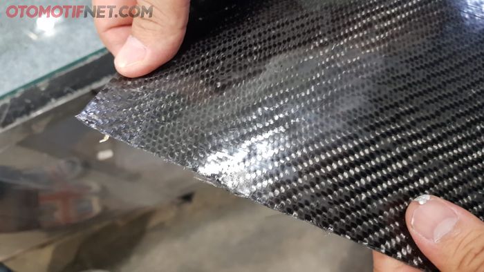 Lembaran Carbon Fiber Setengah Jadi