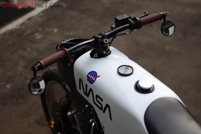 Detail body custom streetcub Honda Supra X ala pesawat NASA, berawal dari gambar di kertas! 