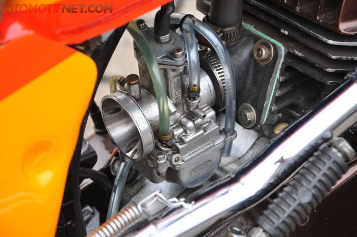 Karburator PWK 28 CPO dipercaya suplai bensin dan udara ke mesin Yamaha RX-S dengan jeroan RX King