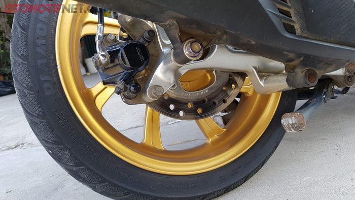 Honda Vario pakai swing arm dan pelek PCX 150 lokal