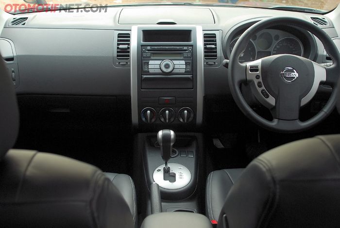 Interior Nissan X-Trail T31 2.5 Xt 2008