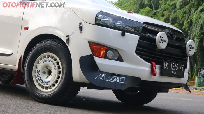 Toyota Kijang Innova Rally Look
