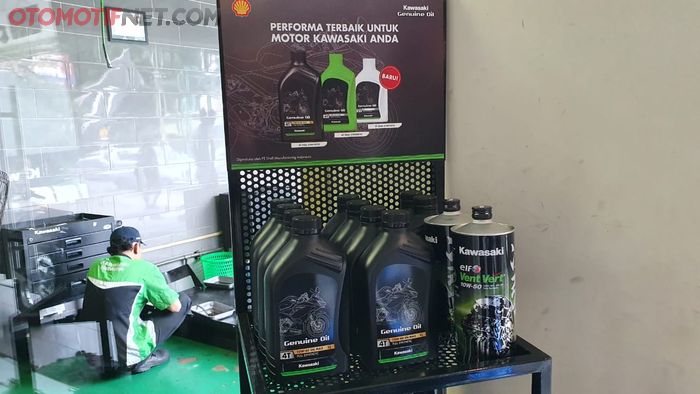 Pilihan oli mesin Kawasaki Ninja ZX-25R, KGO 10W-40 dan Elf Vent Vert 10W-50