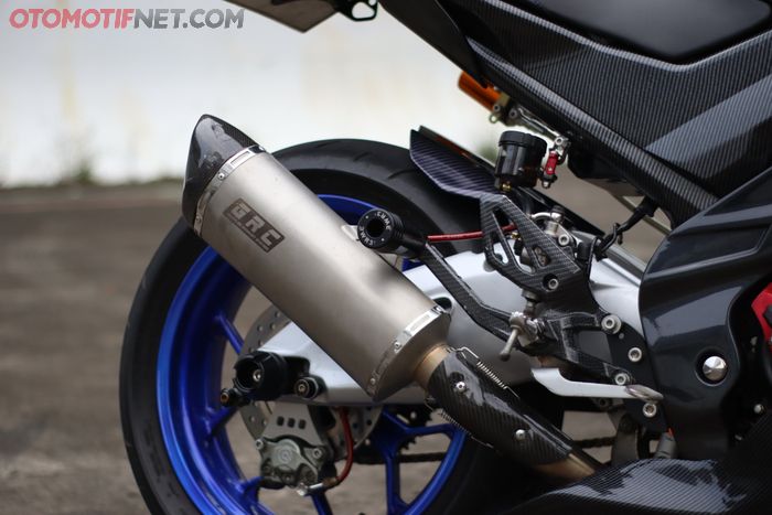 Yamaha R15 VVA pakai knalpot GRC Muffler, cocok juga nih modelnya! 