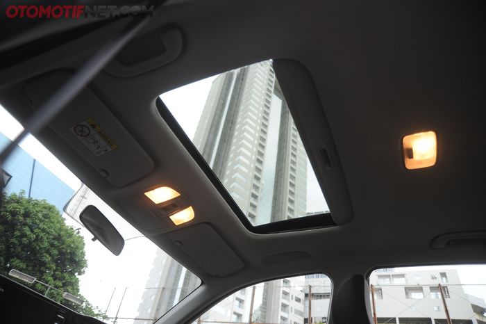 Mobil di bawah Rp 300 juta tapi sudah dilengkapi fitur sunroof