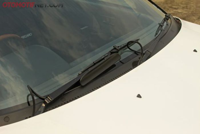Wiper ala Peugeot 405 STi, hasil putar otak