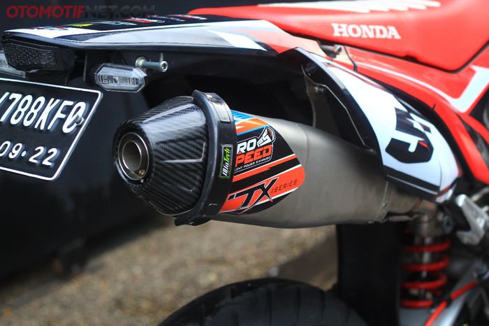 Knalpot ProSpeed TX Series sudah cukup membantu performa mesin CRF250 Rally