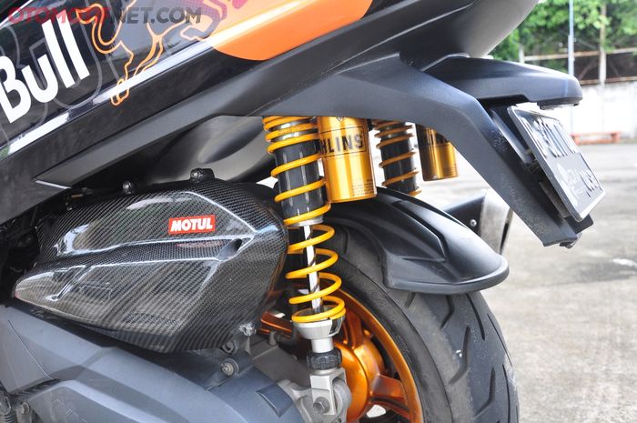 Sokbreker Ohlins comot Honda Forza 300 karena panjangnya sama dengan Downtown yaitu 430 mm