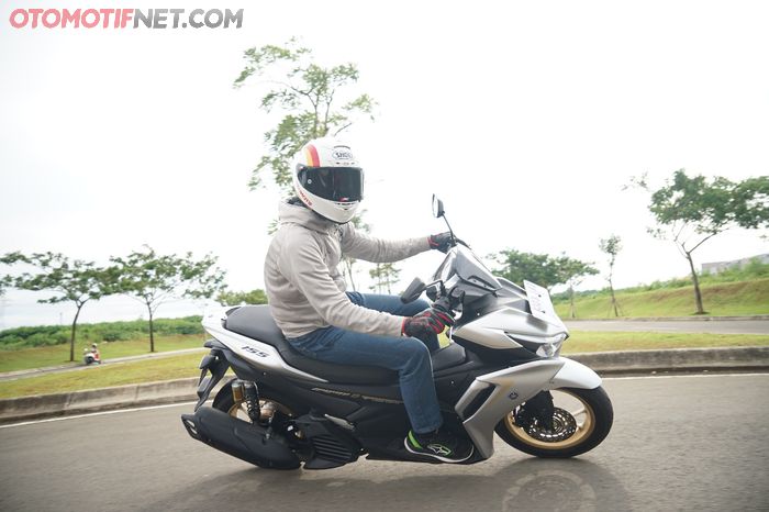 Meski All New Aerox 155 lebih berat 7 kg, tapi dipakai harian tetap lincah