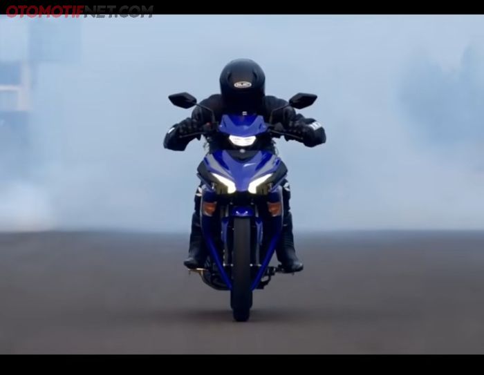 Lampu depan All New Yamaha Exciter 155 VVA ada di batok setang dan dada