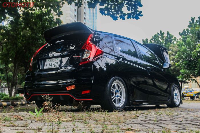 Ubahan buritan Jazz GK5 dari spoiler sampai lampu