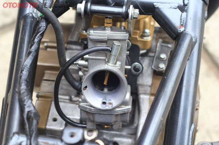 Asupan udara lebih banyak dengan penggunaan karburator Mikuni TMX Sudco 38 mm