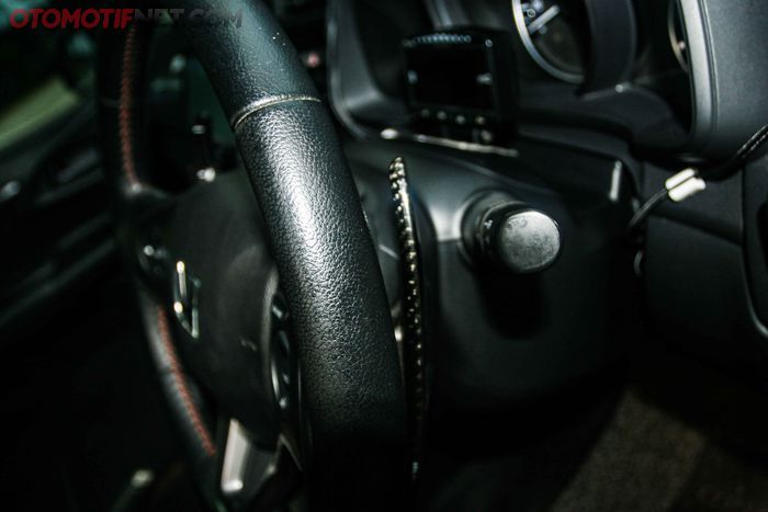 Extender paddle shift diberi sentuhan carbon