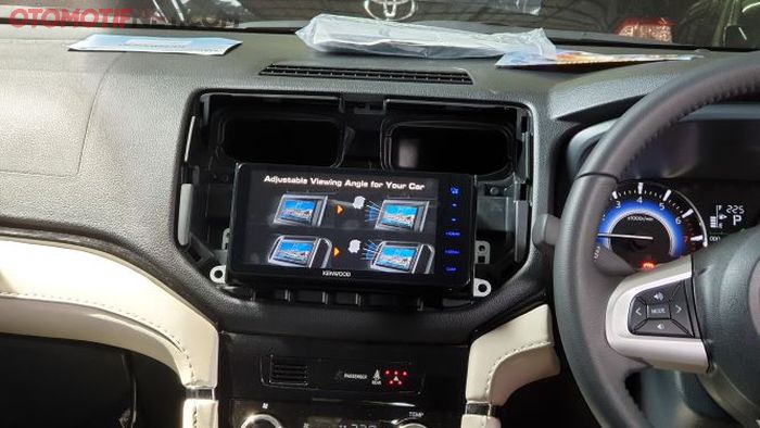 Ilustrasi upgrade head unit All New Rush TRD Sportivo