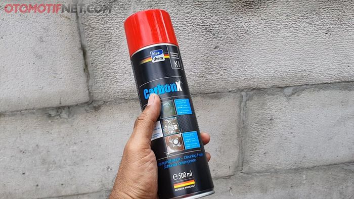 Engine Cleaner jenis foam diwakili oleh produk Bluehem Carbon X K1 &amp; K2 asal Jerman