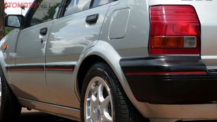 Bodi dicat ulang warna silver, semua lampu-lampu diganti baru