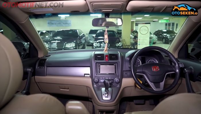 Interior Honda CR-V generasi ketiga kondisi bekas