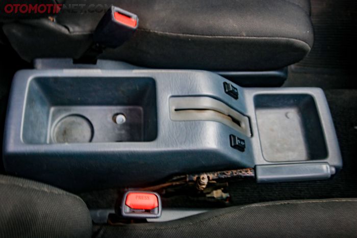 Tambah console tengah di kabin