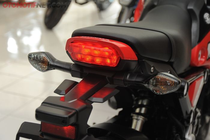 Lampu rem New Honda Grom pakai LED, sein malah masih bohlam