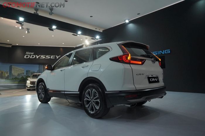 Sisi samping dan belakang Honda CR-V facelift