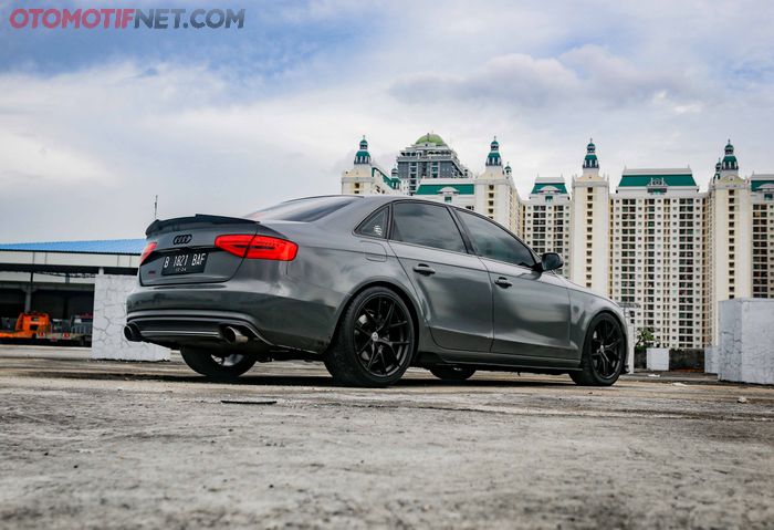 Modifikasi Audi A4 agresif sampai belakang