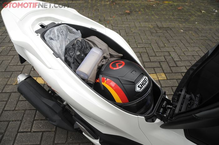 Bagasi All New Honda PCX 160 kapasitasnya 30 liter