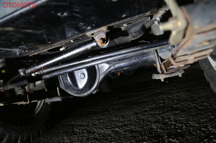 Toyota Land Cruiser BJ40 Versi Australia, gardan