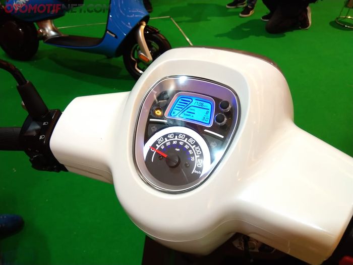 Spidometer analog dengan MID LCD jadi salah satu fitur Benelli Panarea