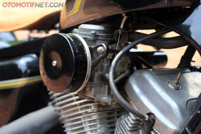 Karburator hanya pakai 1 buah dari Harley-Davidson Sportster