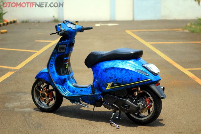 Modifikasi Vespa Sprint dengan tampilan yang ogah sama dengan yang lain!