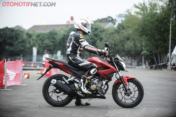 Honda CB150R StreetFire 2018