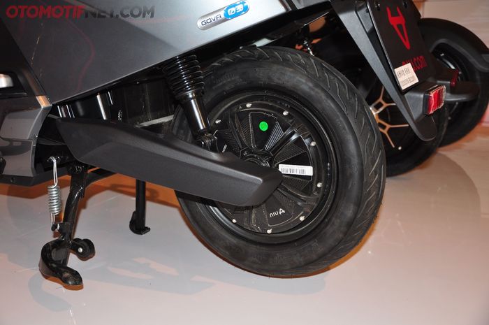 Niu Gova 03 pakai penggerak dinamo BLDC 2.700 W model hub