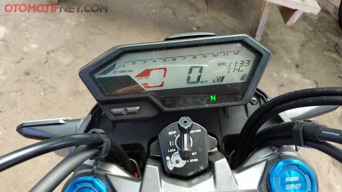 Spidometer All New Honda CB150R dilengkapi info gear position dan konsumsi bensin