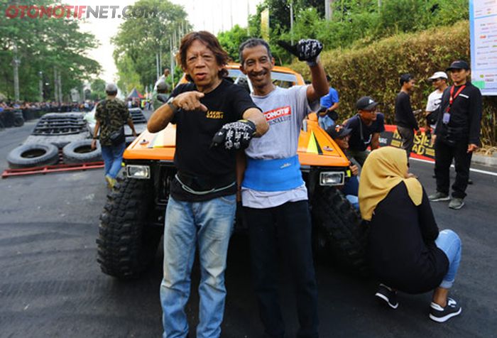 Yuma dan Djaing (OTOMOTIF) pasca-gilas mobil di Otobursa Tumplek Blek 2019