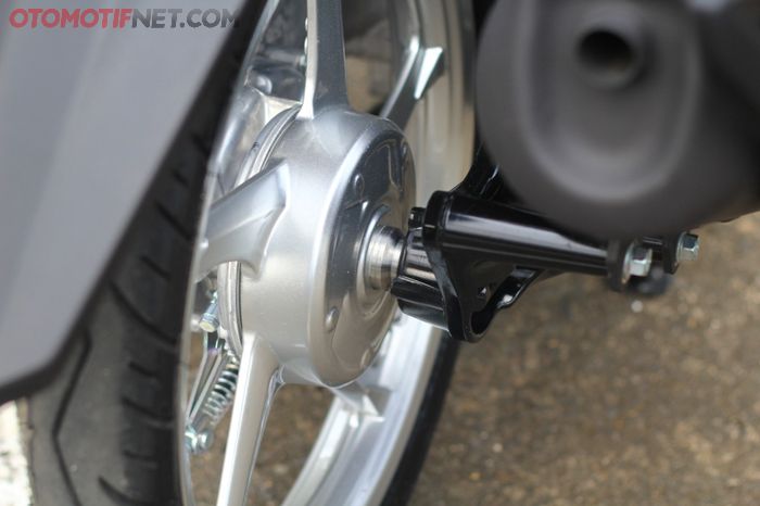 Bushing as roda belakang lebih tebal sekirtar 5 mm karena pelek Yamaha Nouvo lebih ramping dibanding Lexi
