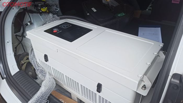 Konverter tertanam di bagasi Hyundai Kona Electric