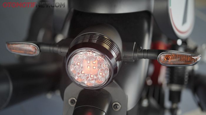 Lampu belakang Moto Guzzi V7 III Racer 10Th Anniversary bulat klasik dengan casing aluminium CNC