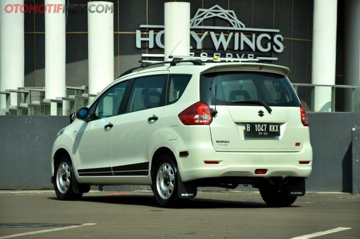 Suzuki Ertiga GL Febrian Kurniadi, tampak belakang