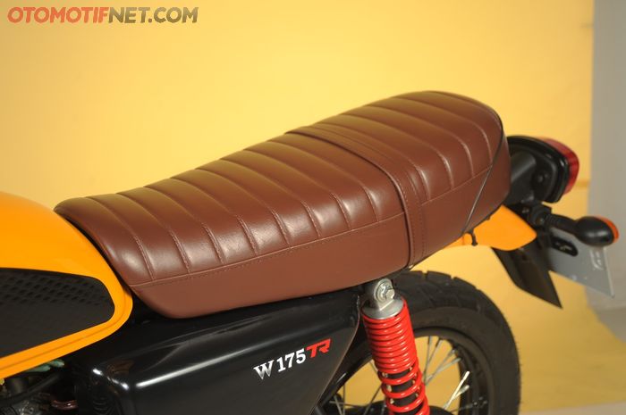 Jok Kawasaki W175TR terasa lebih tebal dan empuk