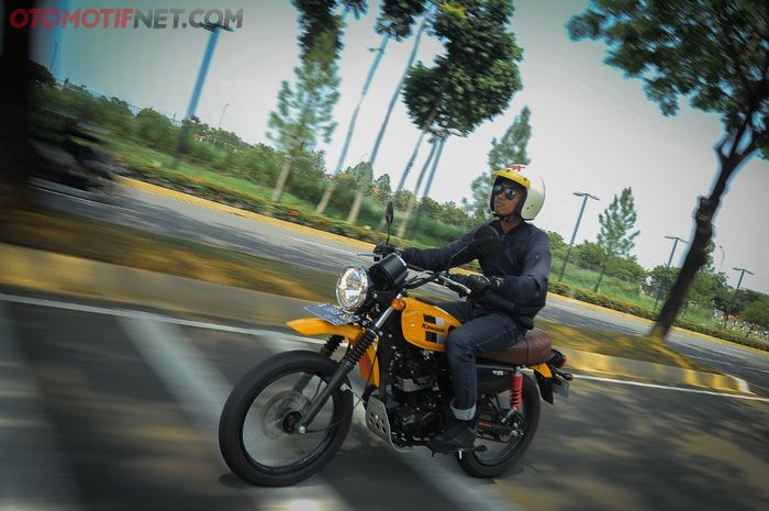 Riding position Kawasaki W175TR terasa lebih santai