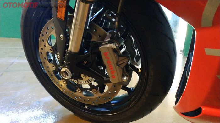 Rem depan Energica Ego+ double disc brake berdiameter 310 mm