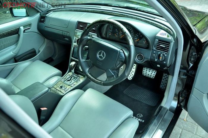 Mercedes-Benz C230T, interior full Brabus