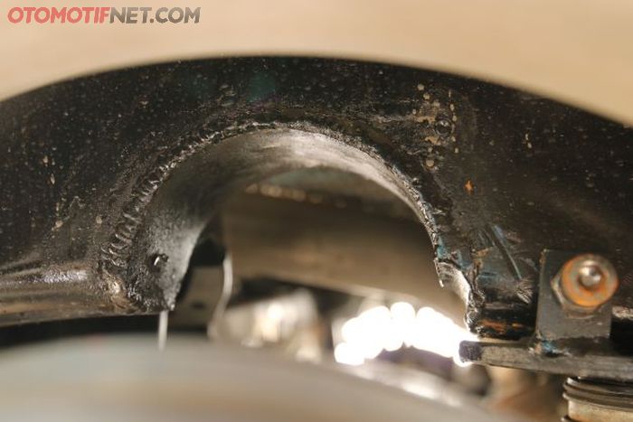 Rela coak sasis agar tidak mentok gardan saat kaki-kaki dibikin kandas