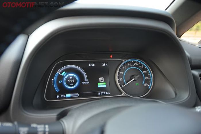 Meski tak ada mode Sport, namun akselerasi termasuk impresif