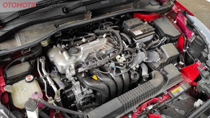 Mesin bensin berkapasitas 1.800 cc Corolla Cross gasoline punya output 138 dk @ 6.400 rpm dan torsi 177 Nm @ 4.000 rpm