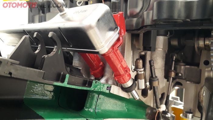 Mesin Daihatsu Rocky 1.2L Menggunakan Dua Injektor Dalam Satu Port Setiap Silinder