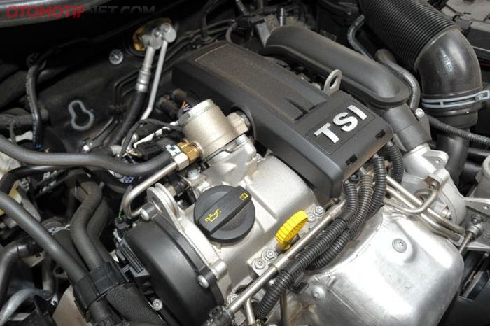 Volks Wagon (VW) menamai teknologi direct injection mereka dengan TSI (Twincharged Stratified Injection)