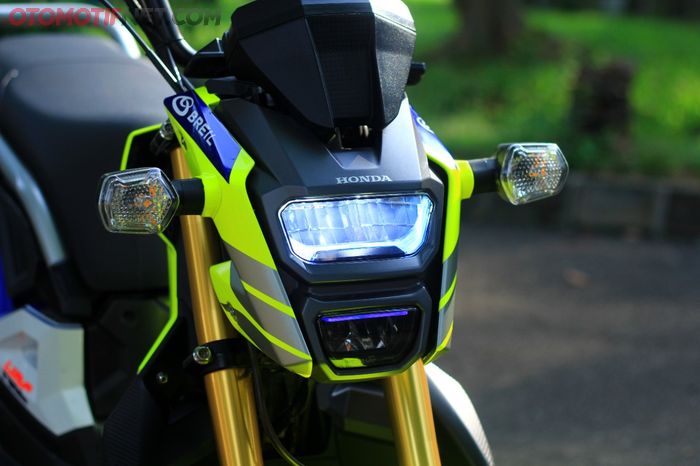 Lampu utama Honda Grom menempel di Honda Zoomer-X, garang dan sudah full LED